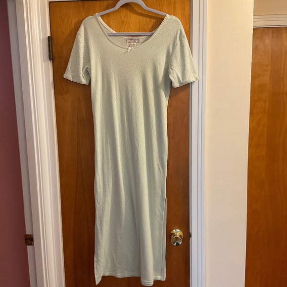 Laura Tyler At Home Pale Green Nightgown Sz S Short Sleeves Slits Sheer - Picture 1 of 10